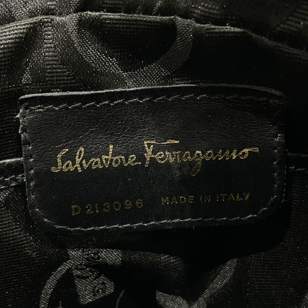 Salvatore Ferragamo (Salvatore Ferragamo) Vara Ribbon Embossed Mini Crossbody D213096 Shoulder Bag Leather Women's [Used B] 20240309