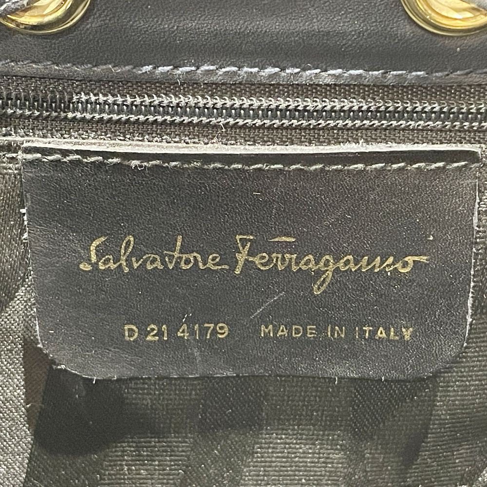 Salvatore Ferragamo(サルヴァトーレフェラガモ) ヴァラ リボン 巾着 斜め掛け D21 4179 ショルダーバッグ レザー レディース【中古B】20240323