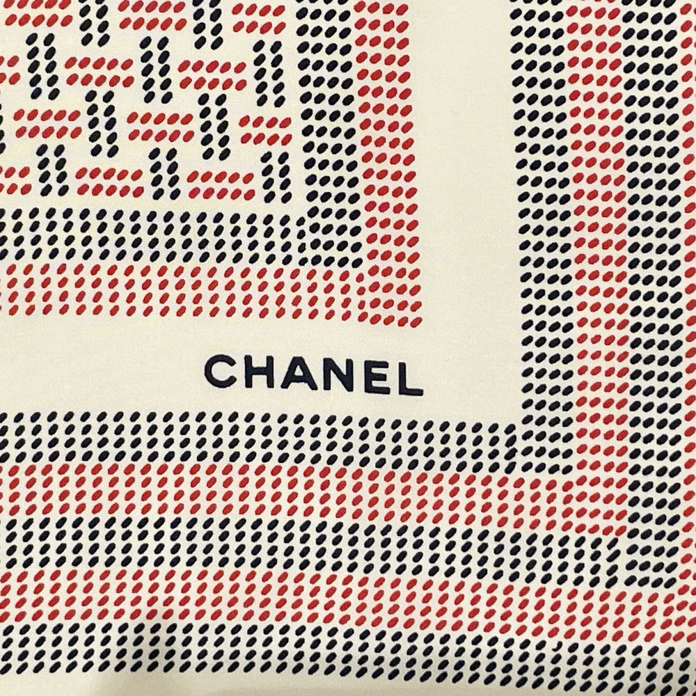 CHANEL(シャネル) 87cm×88cm トリコロール 総柄 大判 タグあり♪ ヴィンテージ スカーフ シルク レディース【中古B】20240510