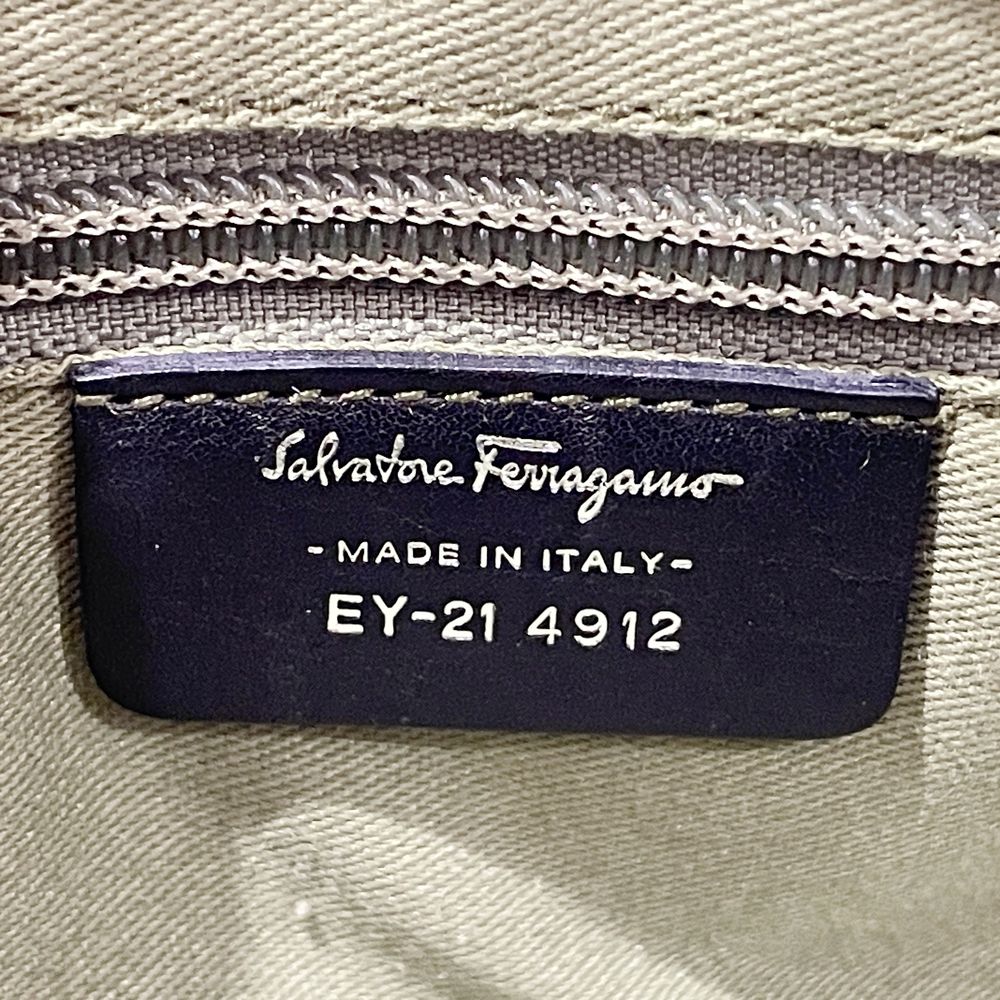 Salvatore Ferragamo(サルヴァトーレフェラガモ) ガンチーニ柄 斜め掛け EY-21 4912 ショルダーバッグ レザー ユニセックス【中古AB】20240413