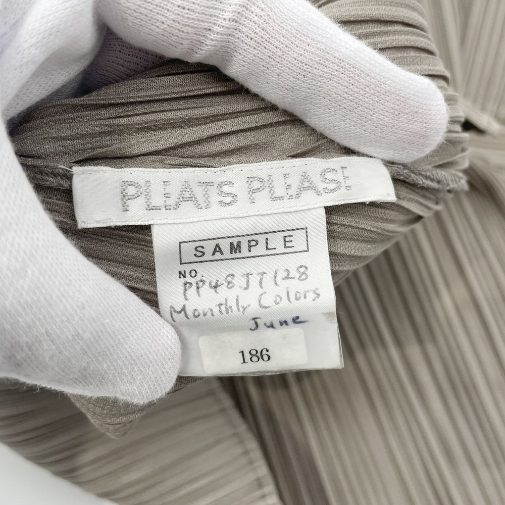 PLEATS PLEASE(プリーツプリーズ) イッセイミヤケ プリーツ加工 サンプル品 ノースリーブ サイドスリット サイズ5 PP48JT128 カットソー ポリエステル レディース【中古AB】20240414