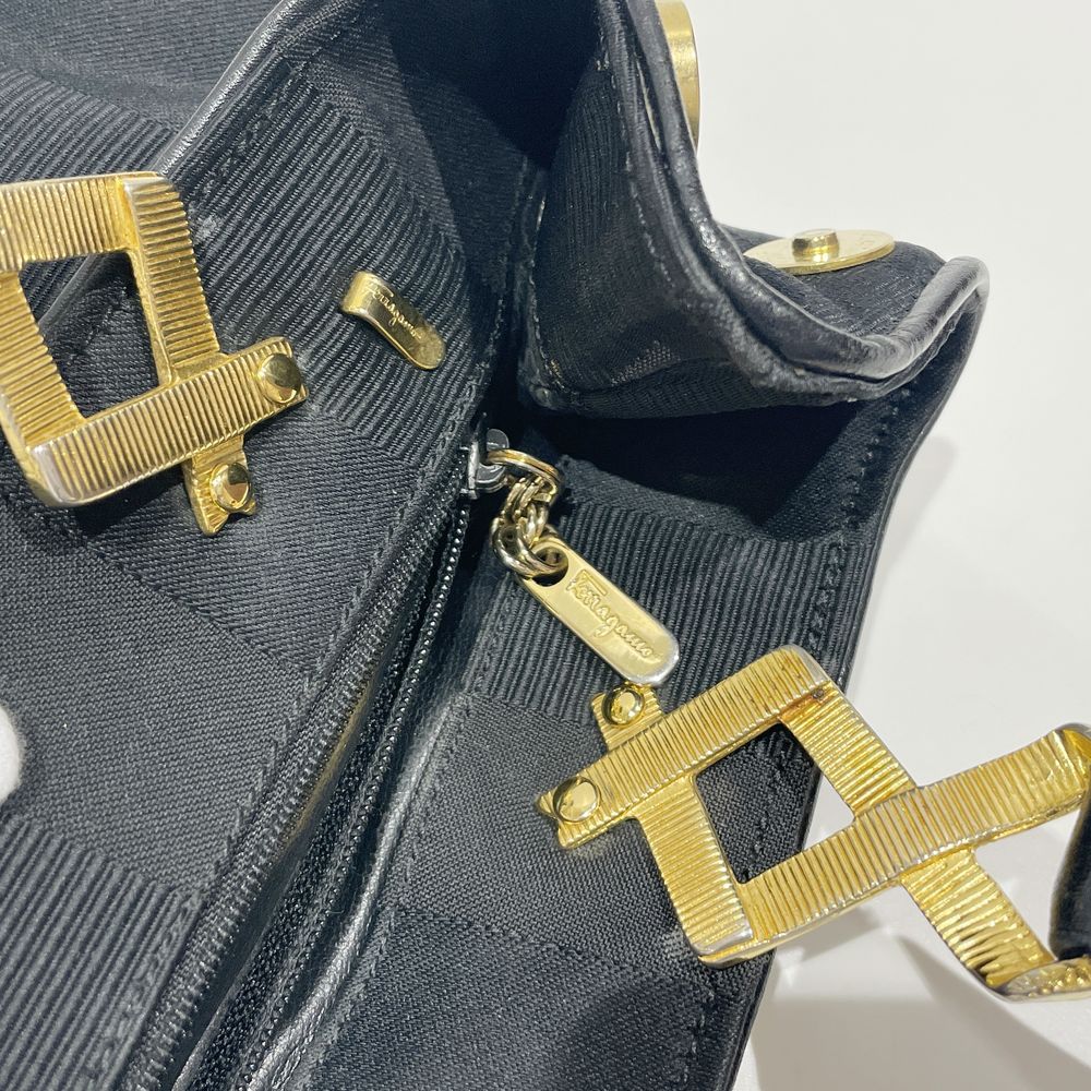 Salvatore Ferragamo(サルヴァトーレフェラガモ) ストライプ柄 ヴィンテージ金具 AG212669 ハンドバッグ キャンバス/レザー レディース【中古B】20240414