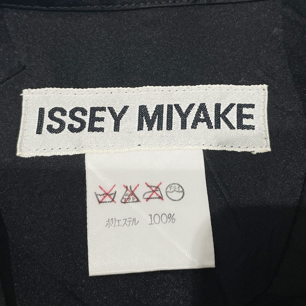 中古B/標準】ISSEY MIYAKE イッセイミヤケ しわ加工 ギャザー ポケット ボタン レディース 長袖シャツ IM31-FD385 ブラック 20468013