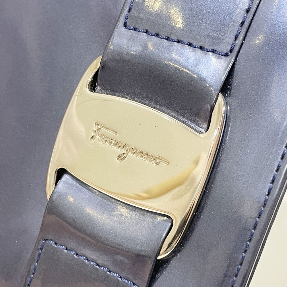 Salvatore Ferragamo(サルヴァトーレフェラガモ) ヴァラ ミニ AQ-2167 02 リュック・デイパック エナメル レディース【中古B】20240525