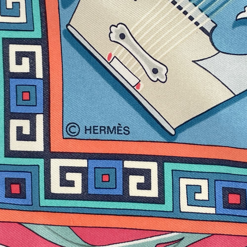 中古AB/使用感小】HERMES エルメス カレ90 MUSIQUE DES DIEUX 神々の音楽 ユニセックス スカーフ ピンク20470887