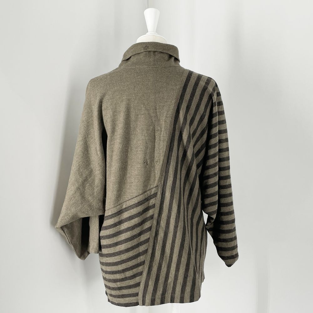 ISSEY MIYAKE(イッセイミヤケ) ボーダー 変形 タートルネック サイズ7 カットソー ウール レディース【中古BC】20240721