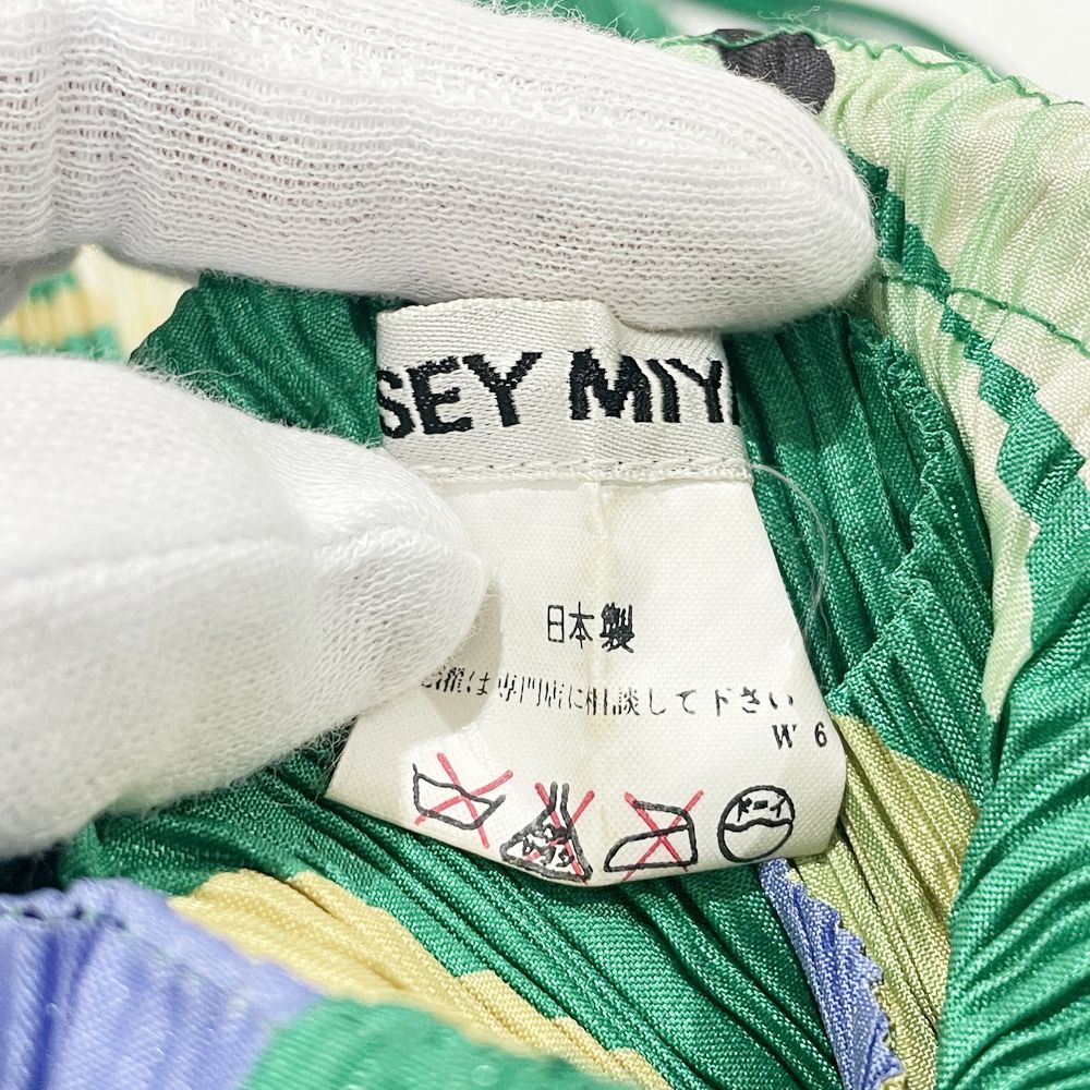 ISSEY MIYAKE(イッセイミヤケ) プリーツ加工 総柄 巾着 ポーチ IM10-AG144 ハンドバッグ ポリエステル レディース【中古B】20240804