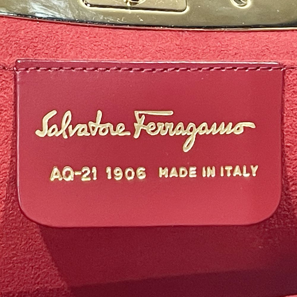 中古AB/使用感小】Salvatore Ferragamo サルヴァトーレフェラガモ ロゴ プレート ビジュー金具 チェーン ミニ パーティバッグ  レディース ショルダーバッグ AQ-21 1905 ブラック20476152