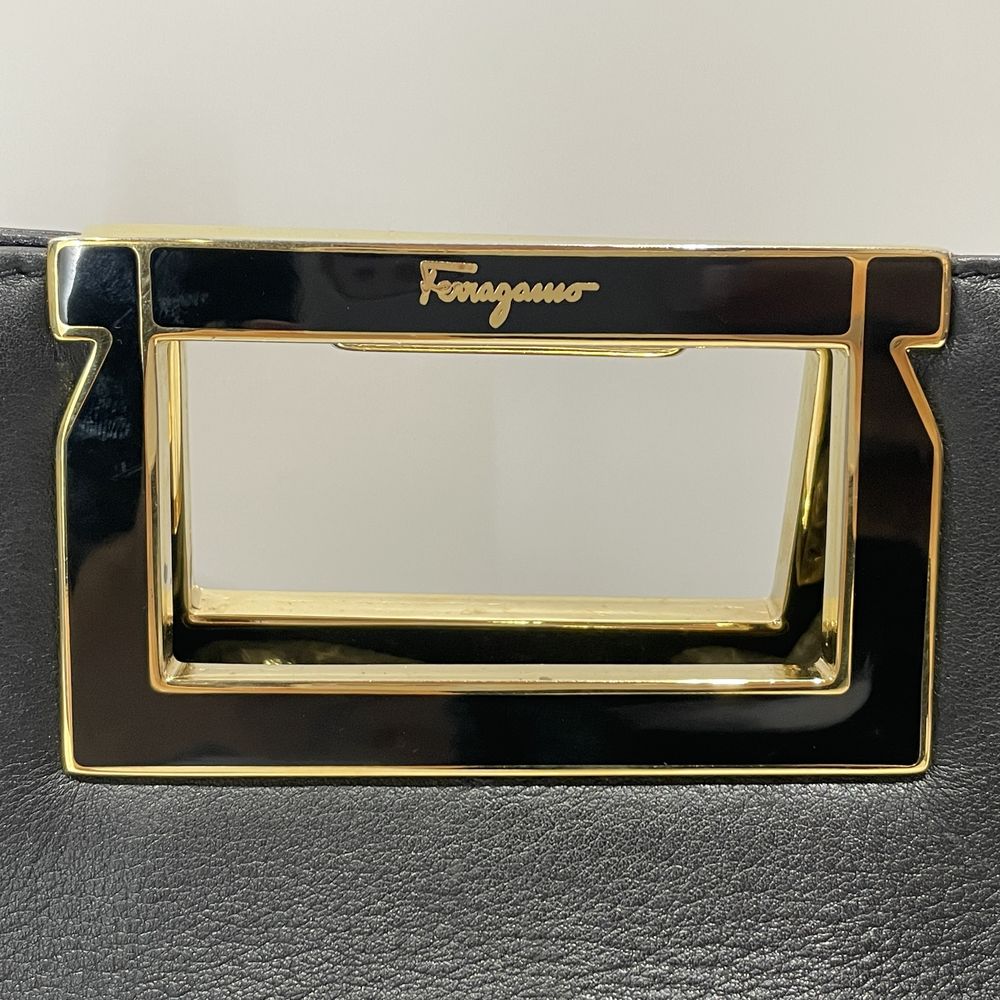 Salvatore Ferragamo(サルヴァトーレフェラガモ) ロゴ 金具 くり手デザイン スクエア型 2WAY P21 8239 ハンドバッグ レザー レディース【中古B】20240714