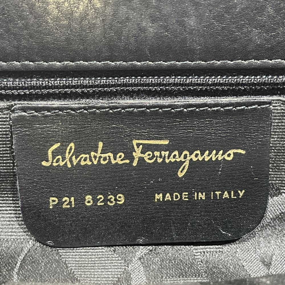 Salvatore Ferragamo(サルヴァトーレフェラガモ) ロゴ 金具 くり手デザイン スクエア型 2WAY P21 8239 ハンドバッグ レザー レディース【中古B】20240714