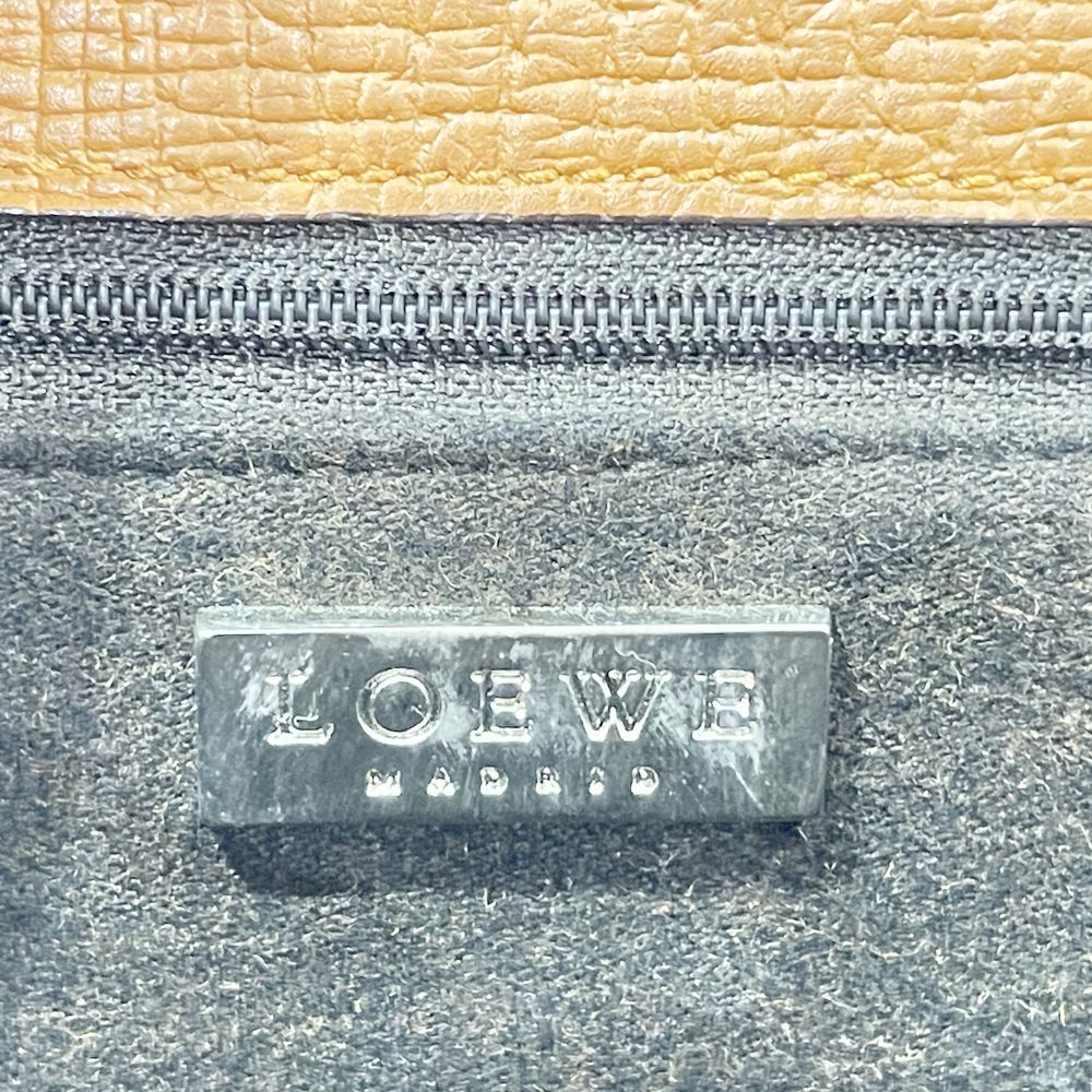 LOEWE(ロエベ) ロゴ 型押し 肩掛け ヴィンテージ ショルダーバッグ レザー レディース【中古AB】20240714