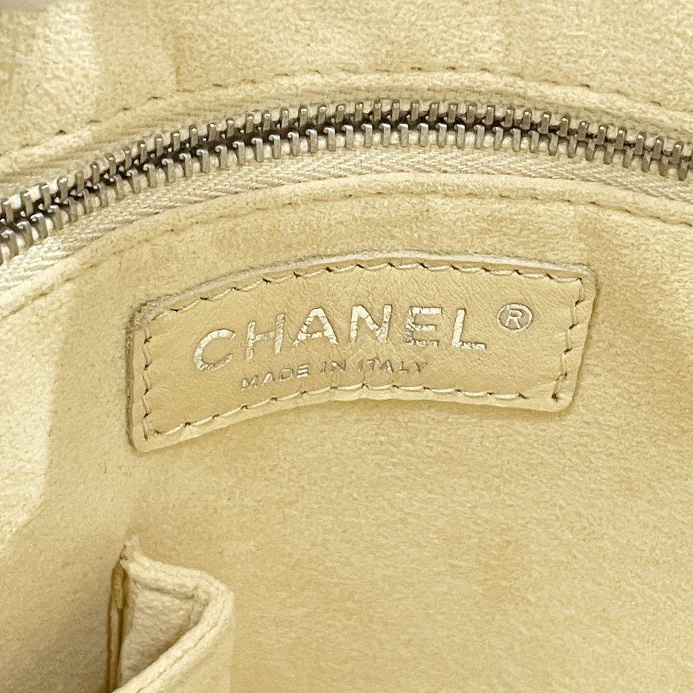 CHANEL(シャネル) NO.5 ココマーク パンチング SV金具 トートバッグ エナメル レディース【中古AB】20240727