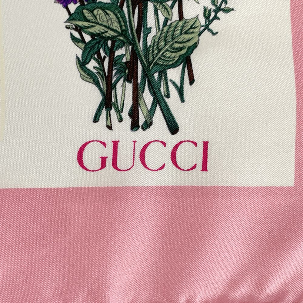 GUCCI(グッチ) 67cm×66 フローラル 花柄 インターロッキングG ヴィンテージ スカーフ シルク レディース【中古AB】