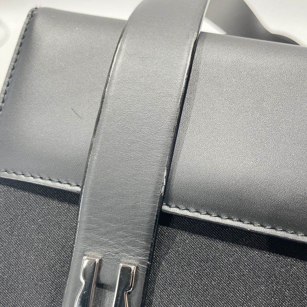 Salvatore Ferragamo(サルヴァトーレフェラガモ) ロゴ 金具 肩掛け AQ21 9724 ショルダーバッグ ナイロン/レザー レディース【中古AB】