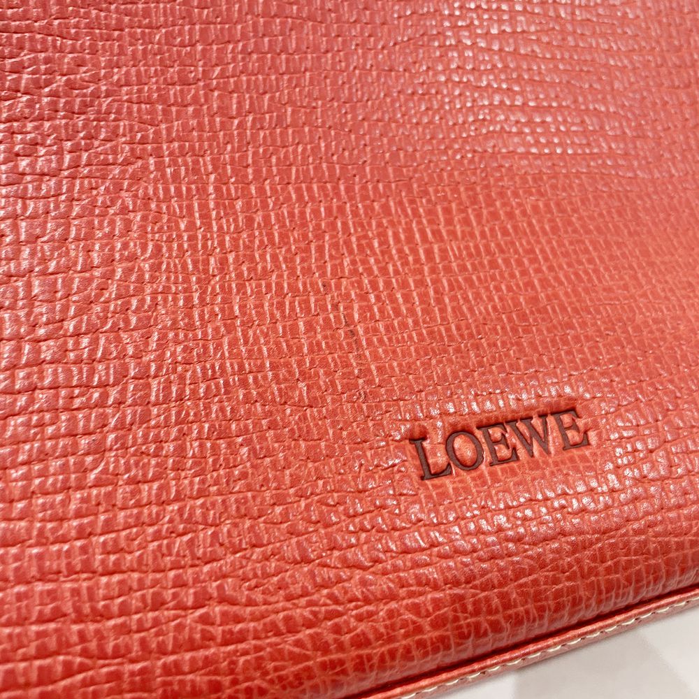 LOEWE(ロエベ) ロゴ 型押し 肩掛け ヴィンテージ ショルダーバッグ レザー レディース【中古AB】20240825