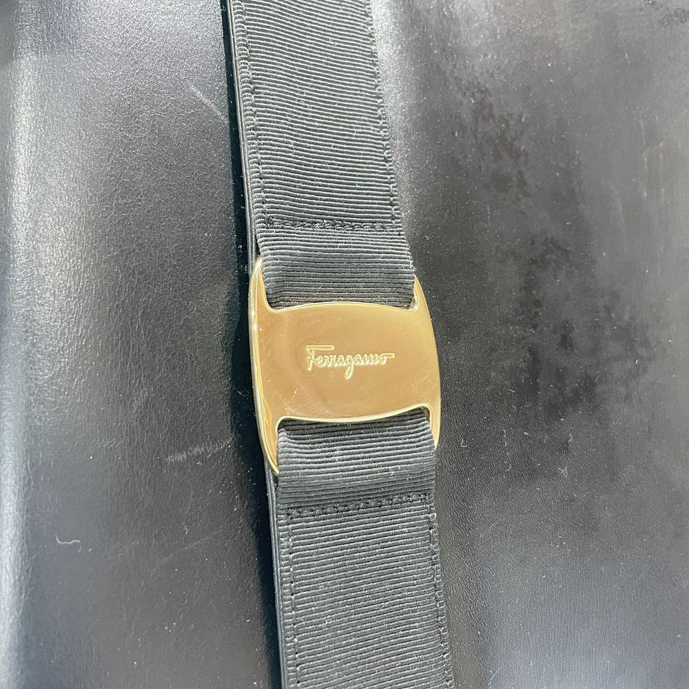 Salvatore Ferragamo(サルヴァトーレフェラガモ) ヴァラ リボン 肩掛け BK-21 7675 ショルダーバッグ レザー レディース【中古AB】20240824