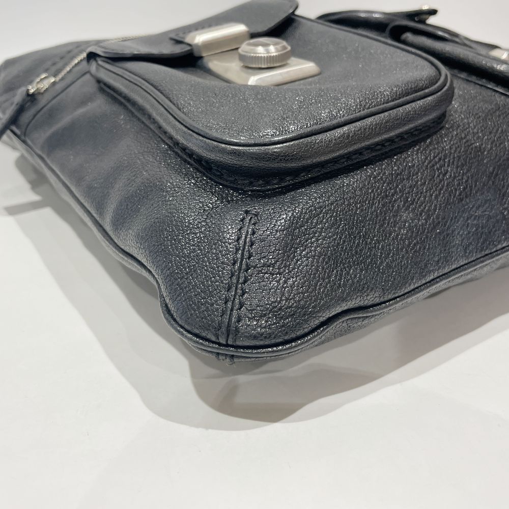 TOD’S(トッズ) Tロゴ金具 ポケットデザイン 肩掛け ショルダーバッグ レザー ユニセックス【中古AB】20240824