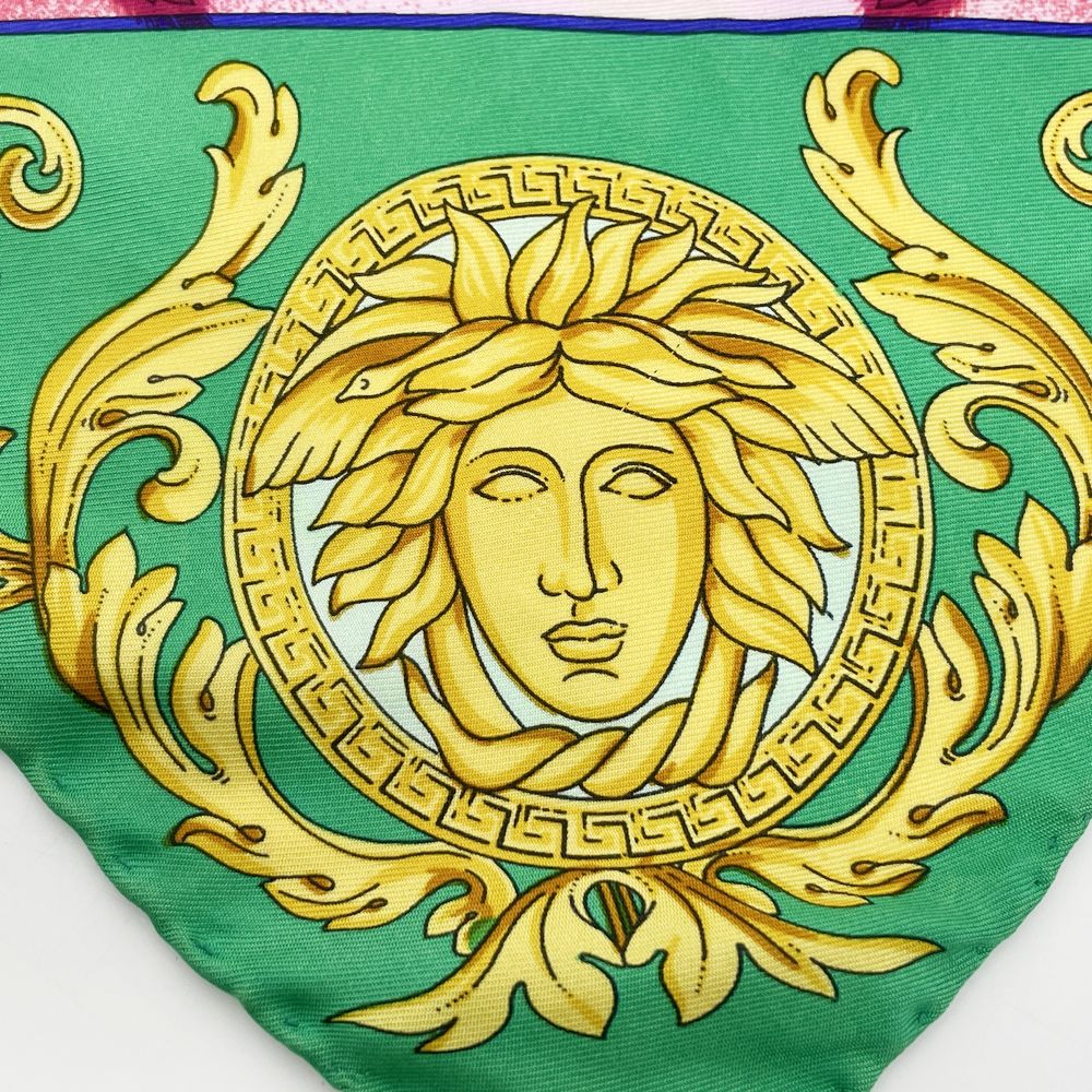 VERSACE(ヴェルサーチ) 87cm×85cm メドゥーサ バロッコ柄 スカーフ ユニセックス【中古AB】20240822