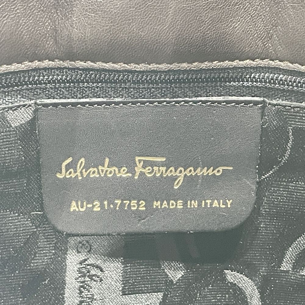 Salvatore Ferragamo(サルヴァトーレフェラガモ) ダブル ガンチーニ 肩掛け AU-21 7752 ショルダーバッグ レザー レディース【中古AB】20240825