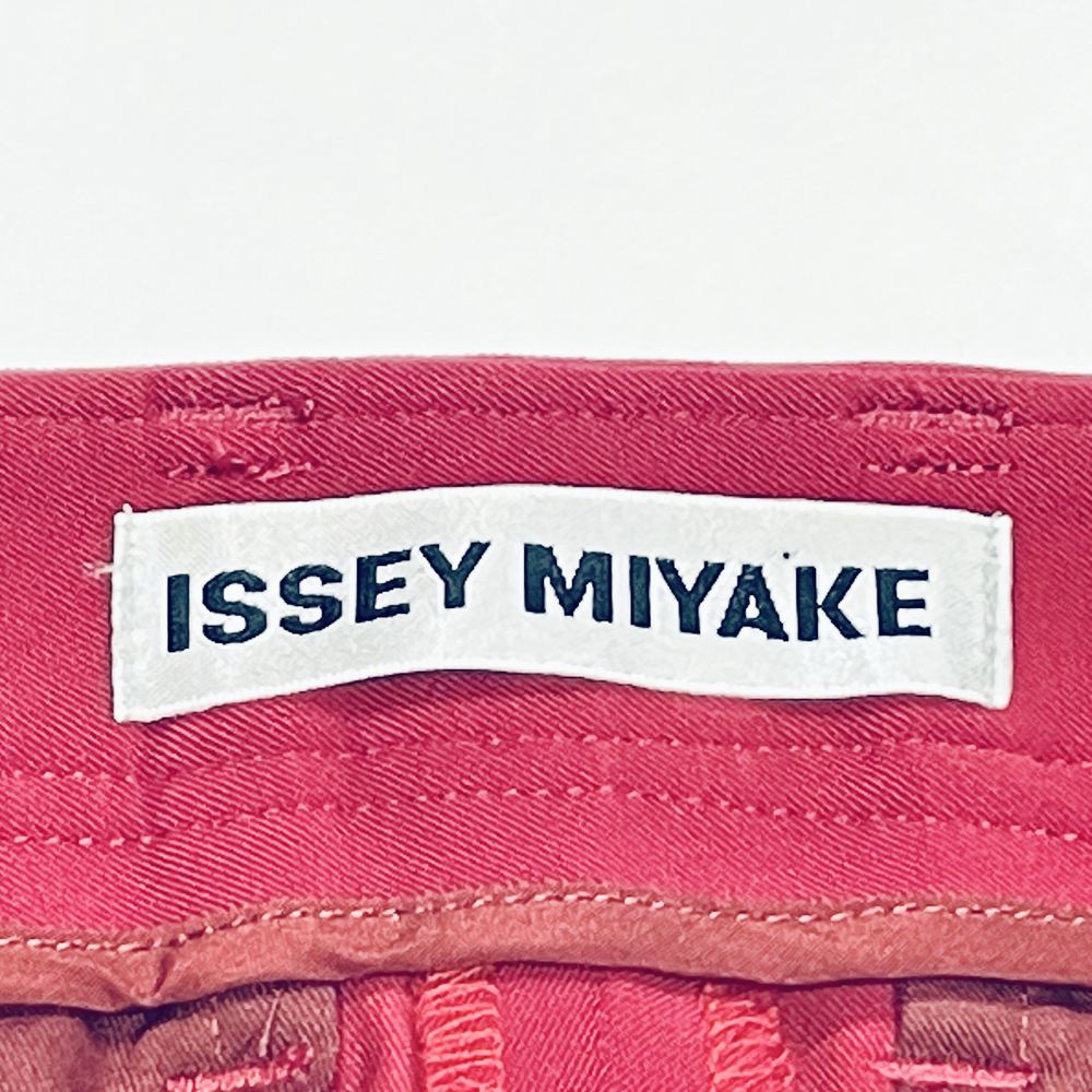 ISSEY MIYAKE(イッセイミヤケ) タグ付き クロップド サイズ3 IM33FF017 パンツ ナイロン/ポリウレタン メンズ【中古AB】20240921