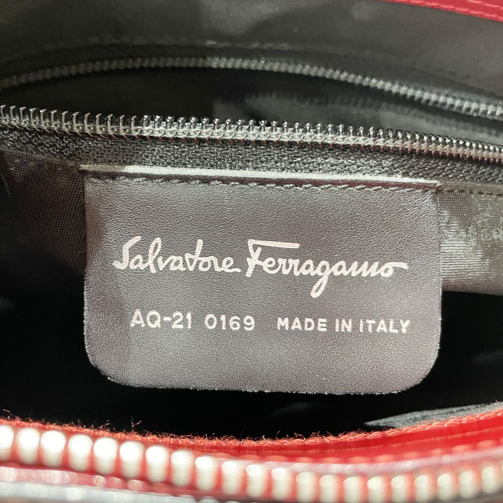 Salvatore Ferragamo(サルヴァトーレフェラガモ) サイドガンチーニ ワンショルダー 肩掛け AQ-21 0169 ショルダーバッグ レザー レディース【中古B】20240922