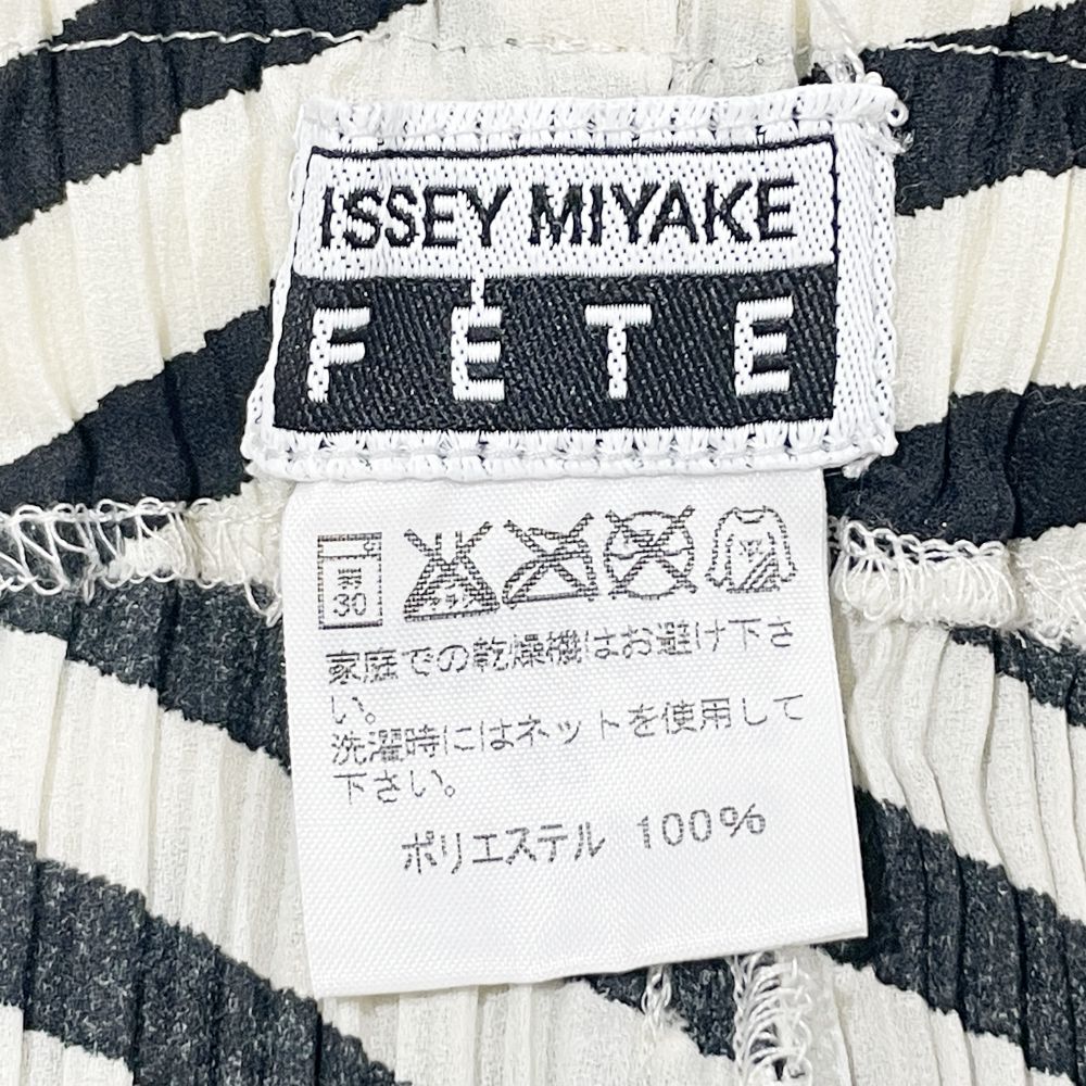 ISSEY MIYAKE(イッセイミヤケ) FETE フェット プリーツ加工 斜めボーダー サイズ2 IF64FF715 パンツ ポリエステル レディース【中古AB】20240918