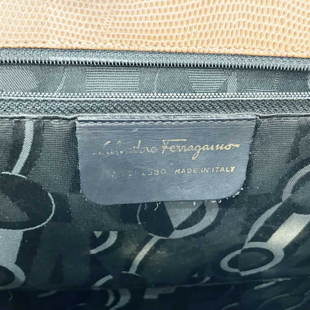 Salvatore Ferragamo(サルヴァトーレフェラガモ) ヴァラ リボン 型押し 肩掛け AN 21 2530 トートバッグ レザー レディース【中古B】20240922