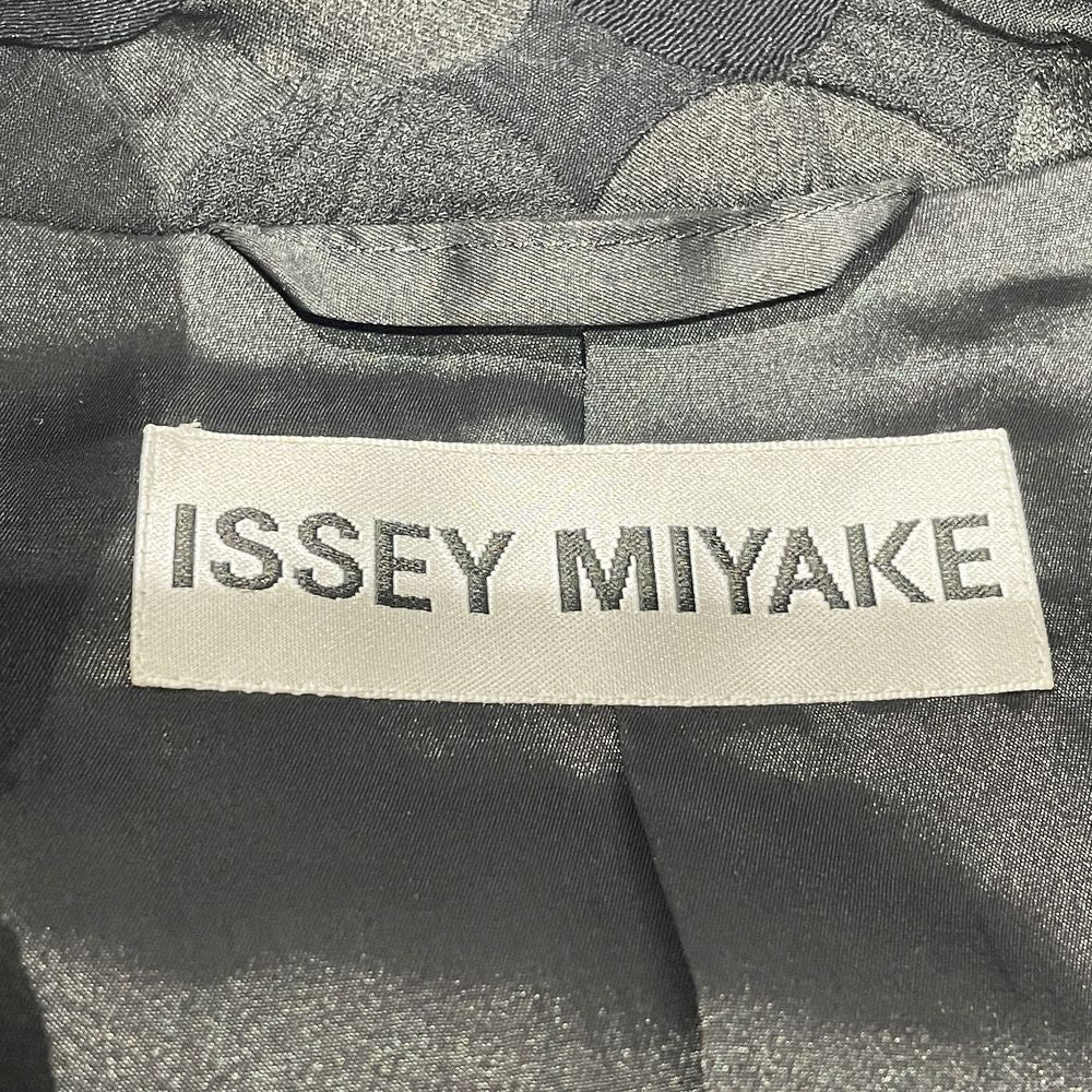 ISSEY MIYAKE(イッセイミヤケ) フラワー エンボス加工 2ボタン サイズ2 IM23FD508 テーラードジャケット ナイロン/ポリエステル/ポリウレタン レディース【中古AB】20241019