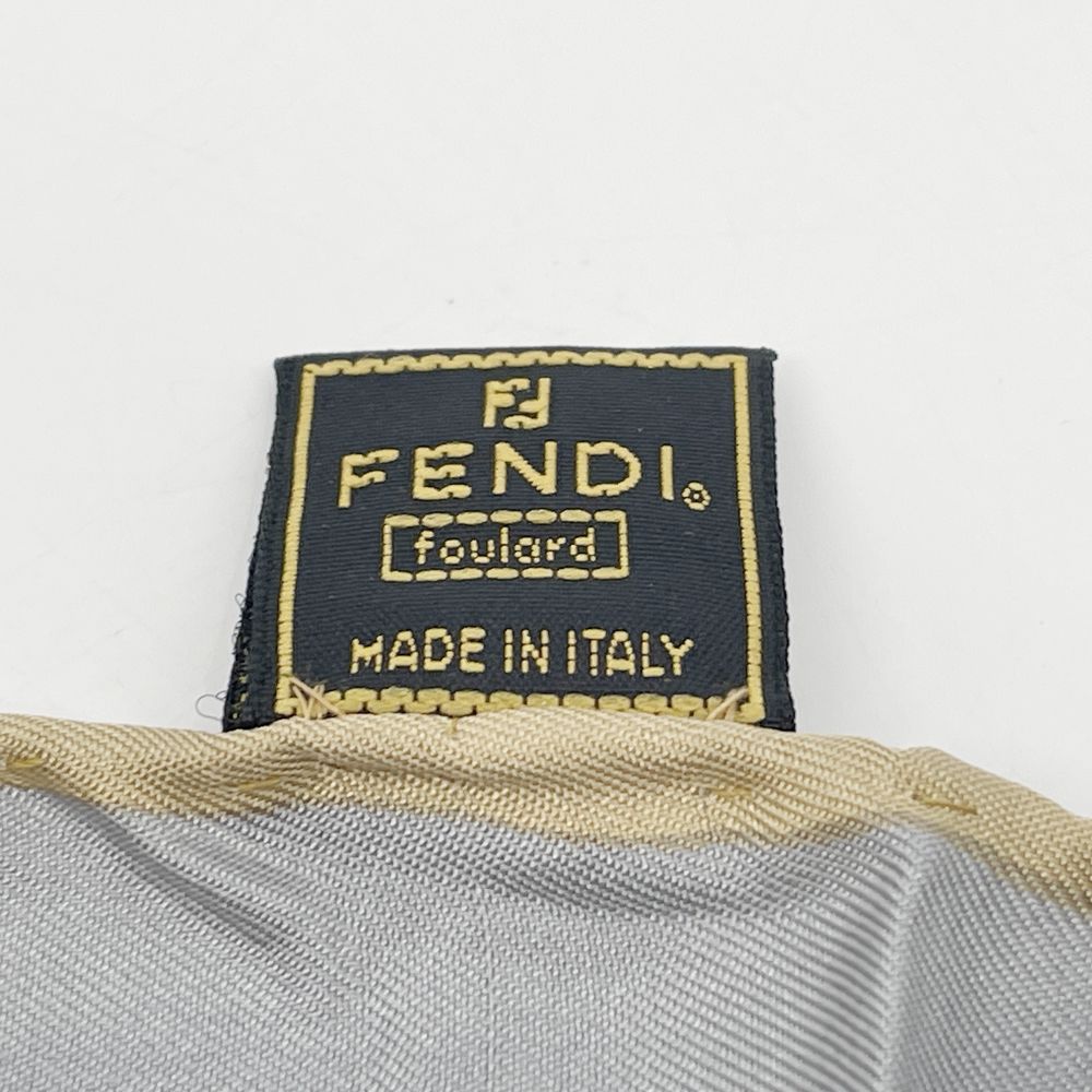 FENDI(フェンディ) 89cm×85cm ズッカ ロゴ バッグ 小物 香水 雑貨柄 ヴィンテージ スカーフ シルク ユニセックス【中古A】20241031