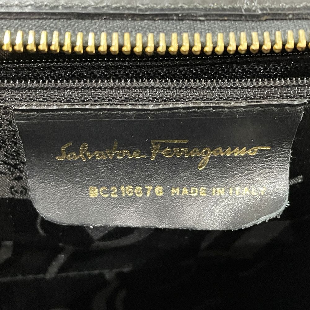 Salvatore Ferragamo(サルヴァトーレフェラガモ) ヴァラ リボン 肩掛け BC216676 ショルダーバッグ レザー レディース【中古B】20241027