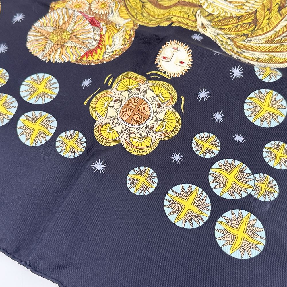 中古A/美品】HERMES エルメス カレ90 LE ROY SOLEIL 太陽王 星 天使 ルイ14世 ユニセックス スカーフ  ブラック20499994