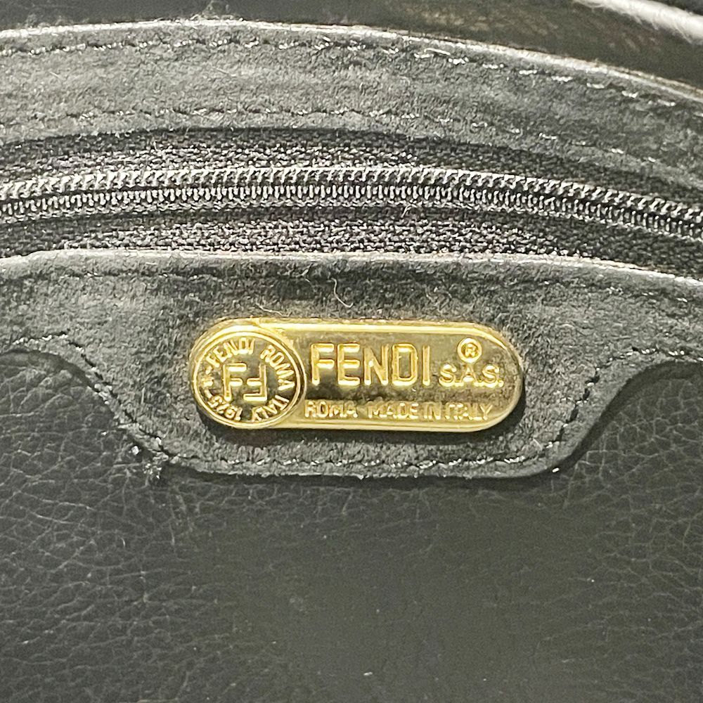 FENDI(フェンディ) ウェーブステッチ ヴィンテージ 斜め掛け ショルダーバッグ スエード/レザー レディース【中古B】20241123