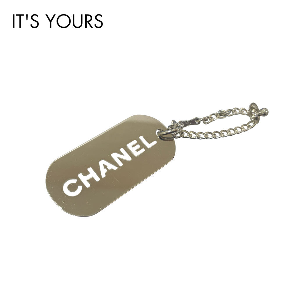 CHANEL(シャネル) バッグチャーム ロゴ カットアウト キーホルダー 05V キーホルダー メタル/ ユニセックス【中古A】20241209