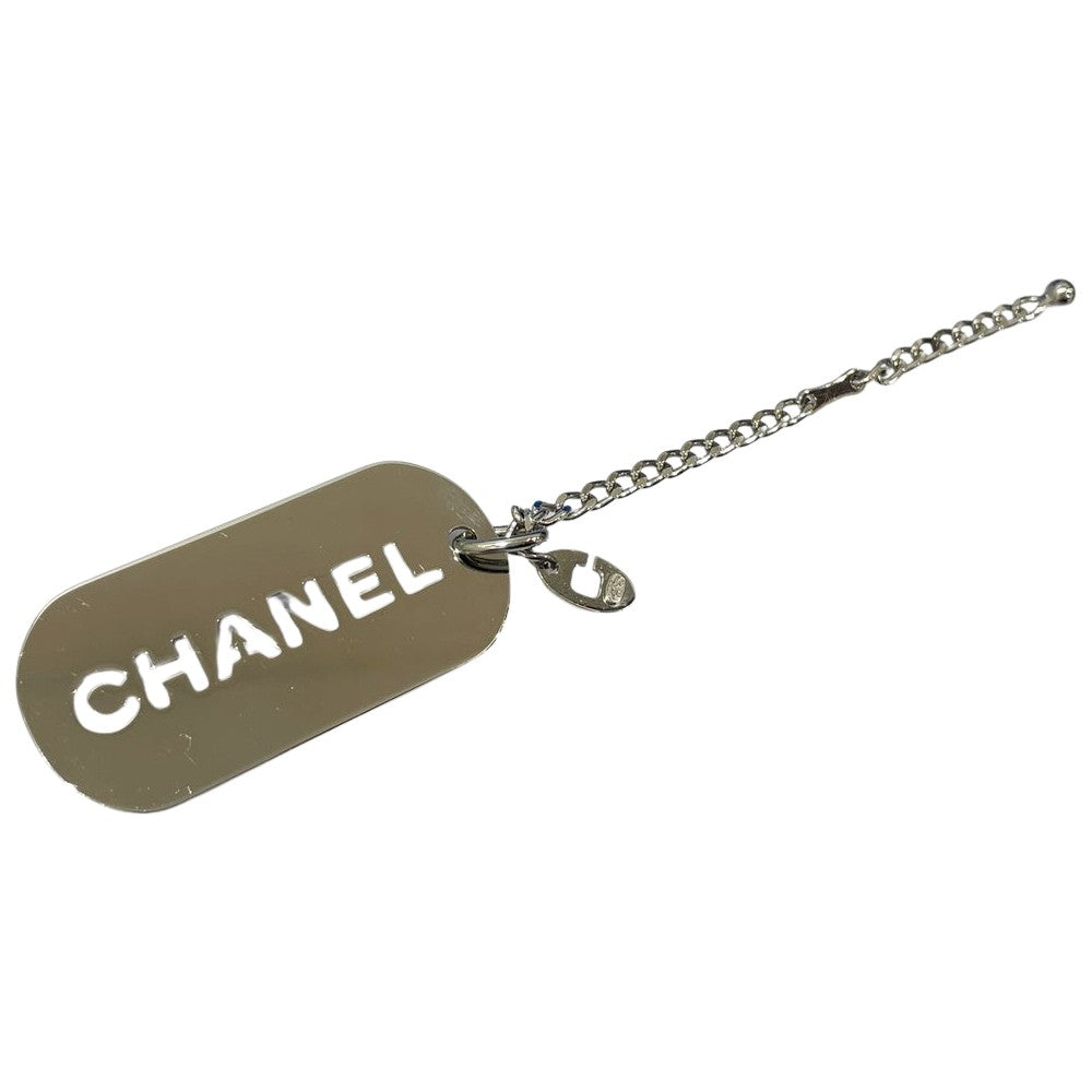 CHANEL(シャネル) バッグチャーム ロゴ カットアウト キーホルダー 05V キーホルダー メタル/ ユニセックス【中古A】20241209