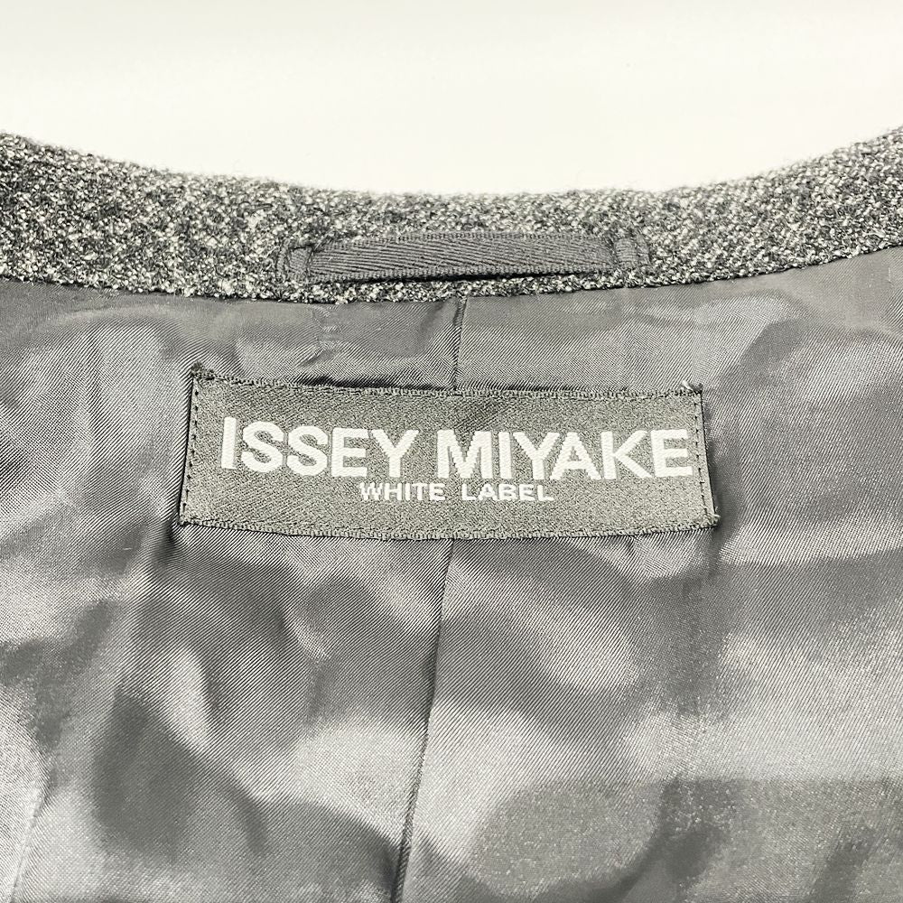 ISSEY MIYAKE(イッセイミヤケ) ホワイトレーベル ツイード 3ボタン サイズ3 ME24FD581 テーラードジャケット ウール/ナイロン/キュプラ レディース【中古B】20241222