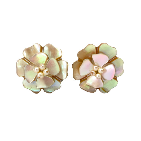CHANEL Camellia Flower Motif 98A Vintage Earrings Shell/Metal Women's [Used B] 20230301
