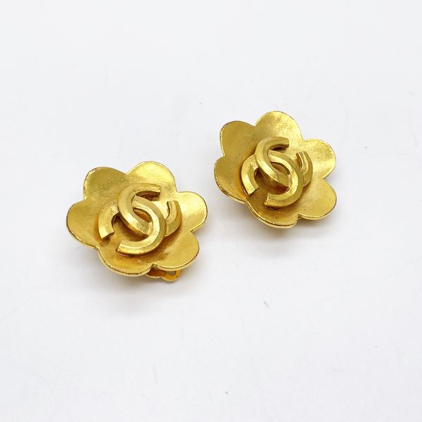CHANEL Coco Mark Flower Motif 98P Vintage Earrings GP Women's [Used B] 20230330