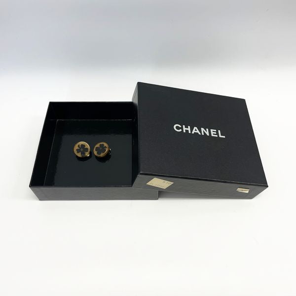 CHANEL Clover Coco Mark Round 01C Vintage Earrings Plastic/GP Women's 20230525
