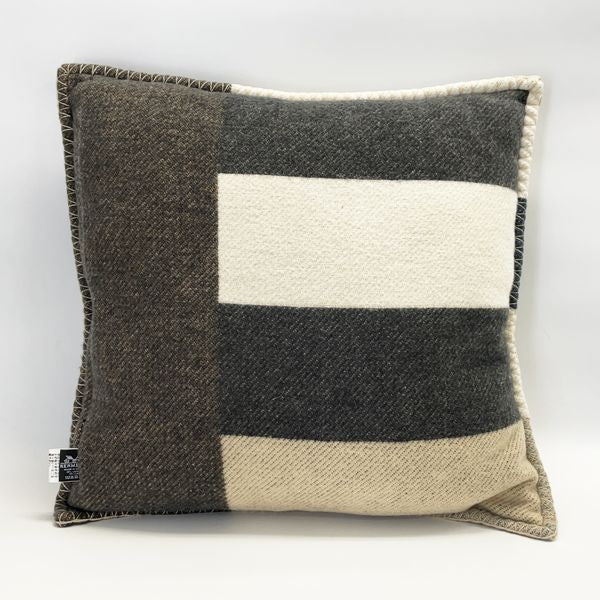 HERMES Cushion H Kazak Square Interior Unisex Other Fashion Goods Gray [Used A/Good Condition] 20407572