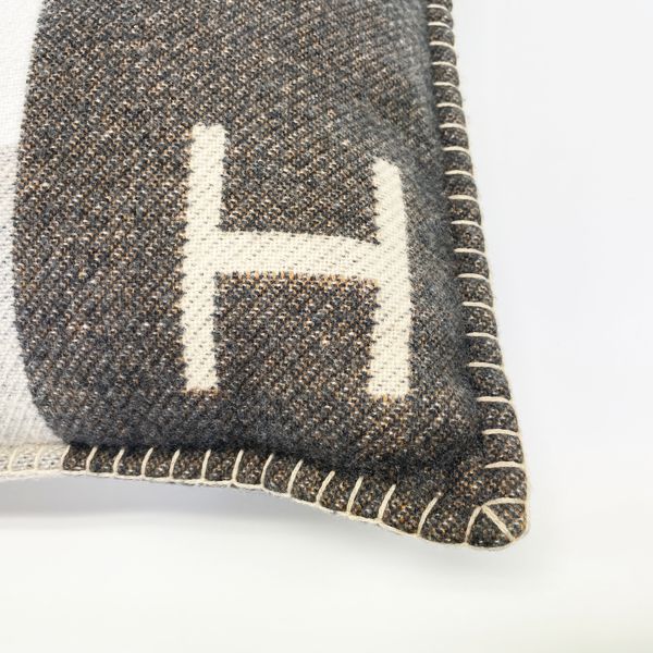 HERMES Cushion H Kazak Square Interior Unisex Other Fashion Goods Gray [Used A/Good Condition] 20407572