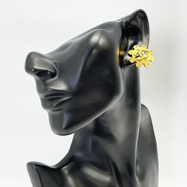 CHANEL Coco Mark Flower Motif 94P Vintage Earrings GP Women's [Used AB] 20231102