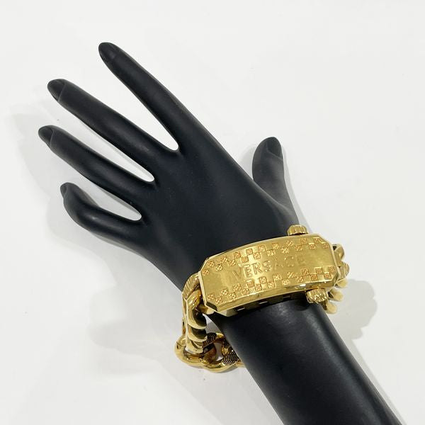 Versace Men's Medusa Curb Chain Bracelet | Mens gold bracelets, Mens chain  bracelet, Chain bracelet