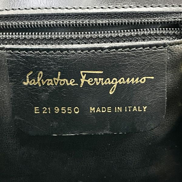 萨尔瓦多·菲拉格慕 (Salvatore Ferragamo) 搭扣压花斜纹复古单肩包 皮革 女士 [二手 B] 20230810