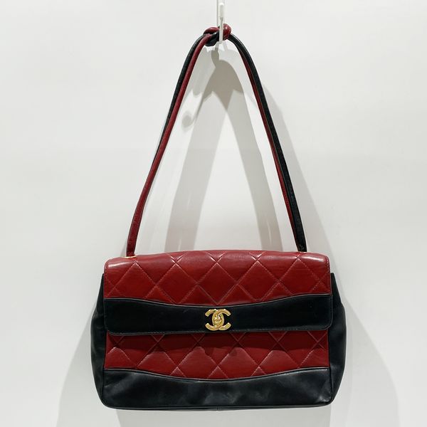Handbags Chanel Chanel Matelasse Shoulder Bag Quilted Canvas Black White Red CC Auth 50442a