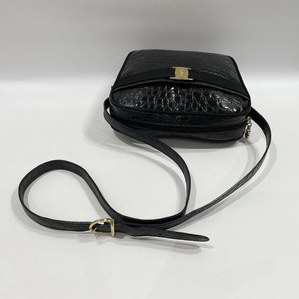 Salvatore Ferragamo Vintage Vara Embossed Crossbody Ladies Shoulder Bag Black [Used B/Standard] 20431168