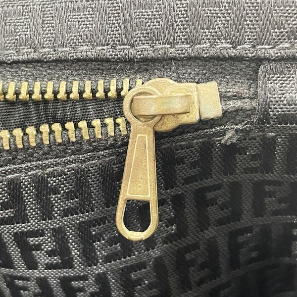 FENDI フェンディ ヴィンテージ FFロゴ 刺繍 プッシュロック 肩掛け レディース ショルダーバッグ ブラック 【中古B/標準】 20431176