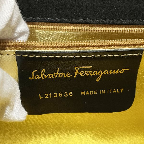 Salvatore Ferragamo サルヴァトーレフェラガモ ヴィンテージ 刺繍 ガンチーニ金具 斜め掛け レディース ショルダーバッグ ブラック 【中古AB/使用感小】 20431628