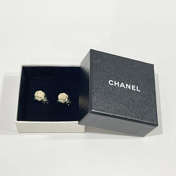 CHANEL Vintage Rose Motif Coco Mark 04A GP Women's Earrings Gold x Green x White [Used B/Standard] 20431653