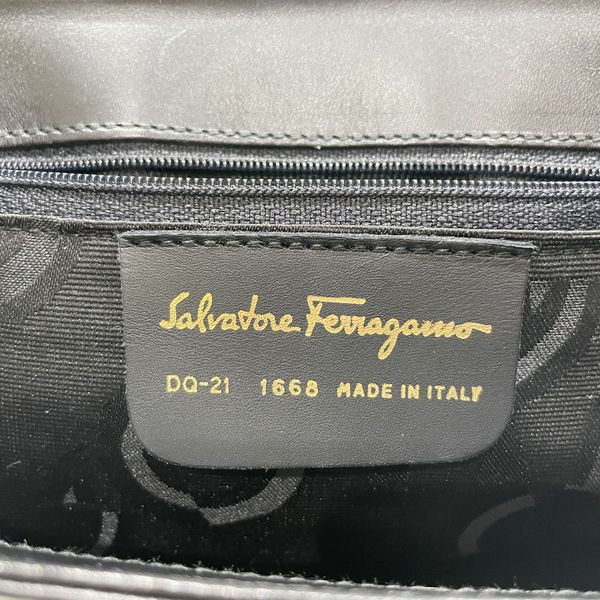 Salvatore Ferragamo(サルヴァトーレフェラガモ) ヒール金具 トップハンドル DQ-21 1668 ハンドバッグ レザー レディース【中古B】20231209