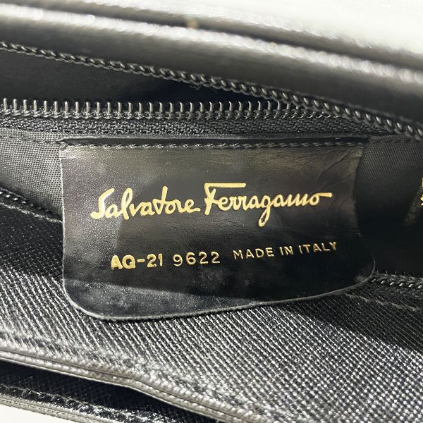 Salvatore Ferragamo(サルヴァトーレフェラガモ) ガンチーニ金具 ワンショルダー 肩掛け AQ-21 9622 ショルダーバッグ レザー レディース【中古AB】20231216